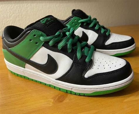 dark green Nike dunk lows